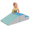 Structure d'escalade et de glisse à 360° Little Me Play, idéale pour les débutants. Structure en mousse pour jeux d'intérieur actifs et sécuritaires.