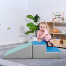Structure d'escalade et de glisse à 360° Little Me Play, idéale pour les débutants. Structure en mousse pour jeux d'intérieur actifs et sécuritaires.